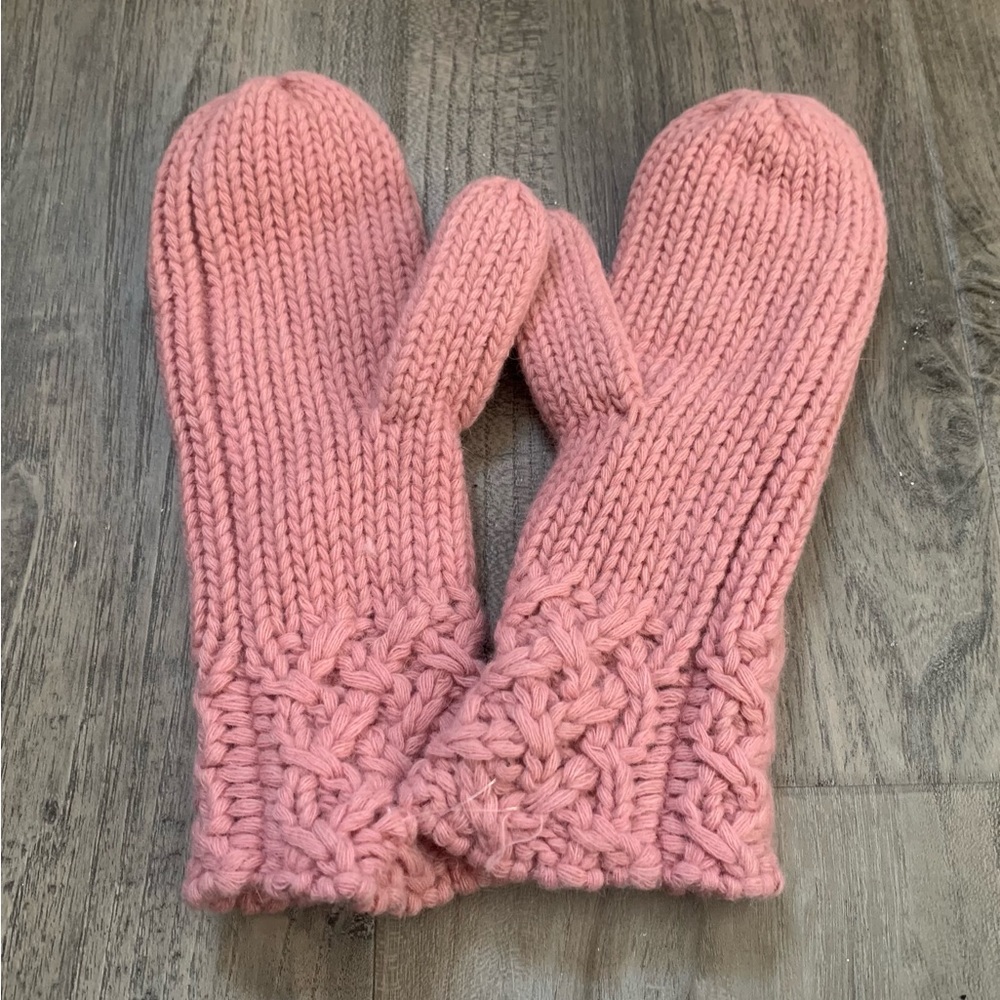 NWOT Portolano Youth Knitted Mitten.